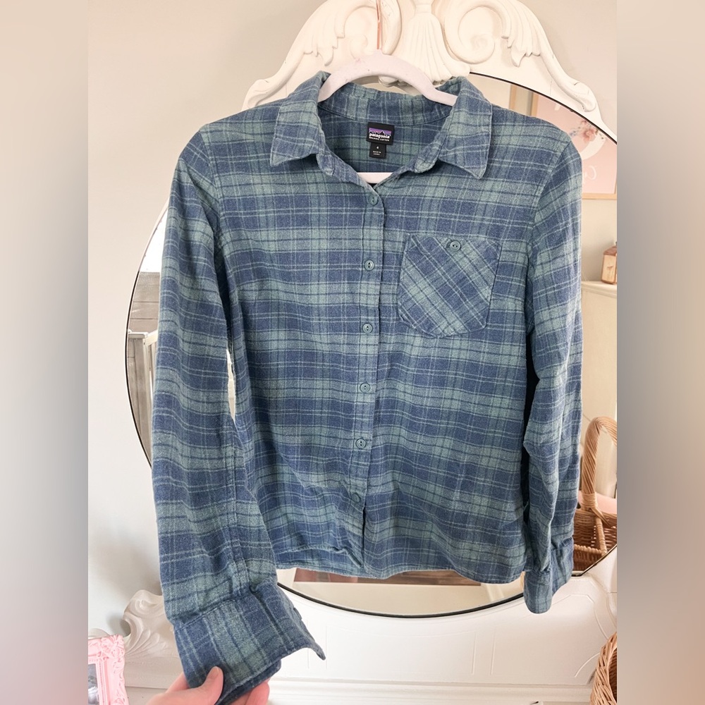 Patagonia organic cotton button up top